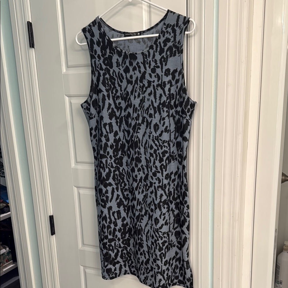 Central Park West Sleeveless Gray and Black Sheath Dress
